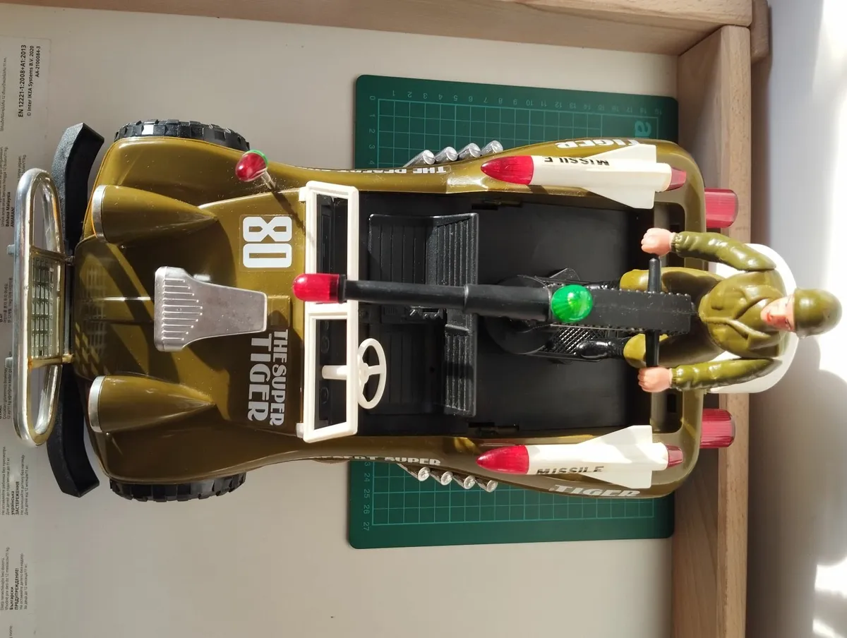 Vintage Battery Operated Desert Military Toys 80s - Image 2