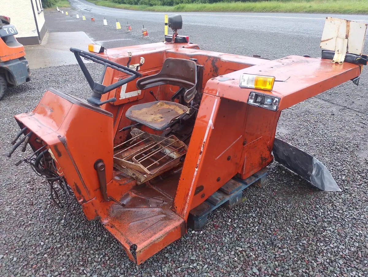 Fiat Base to fit 680/780/880/980 models - Image 1