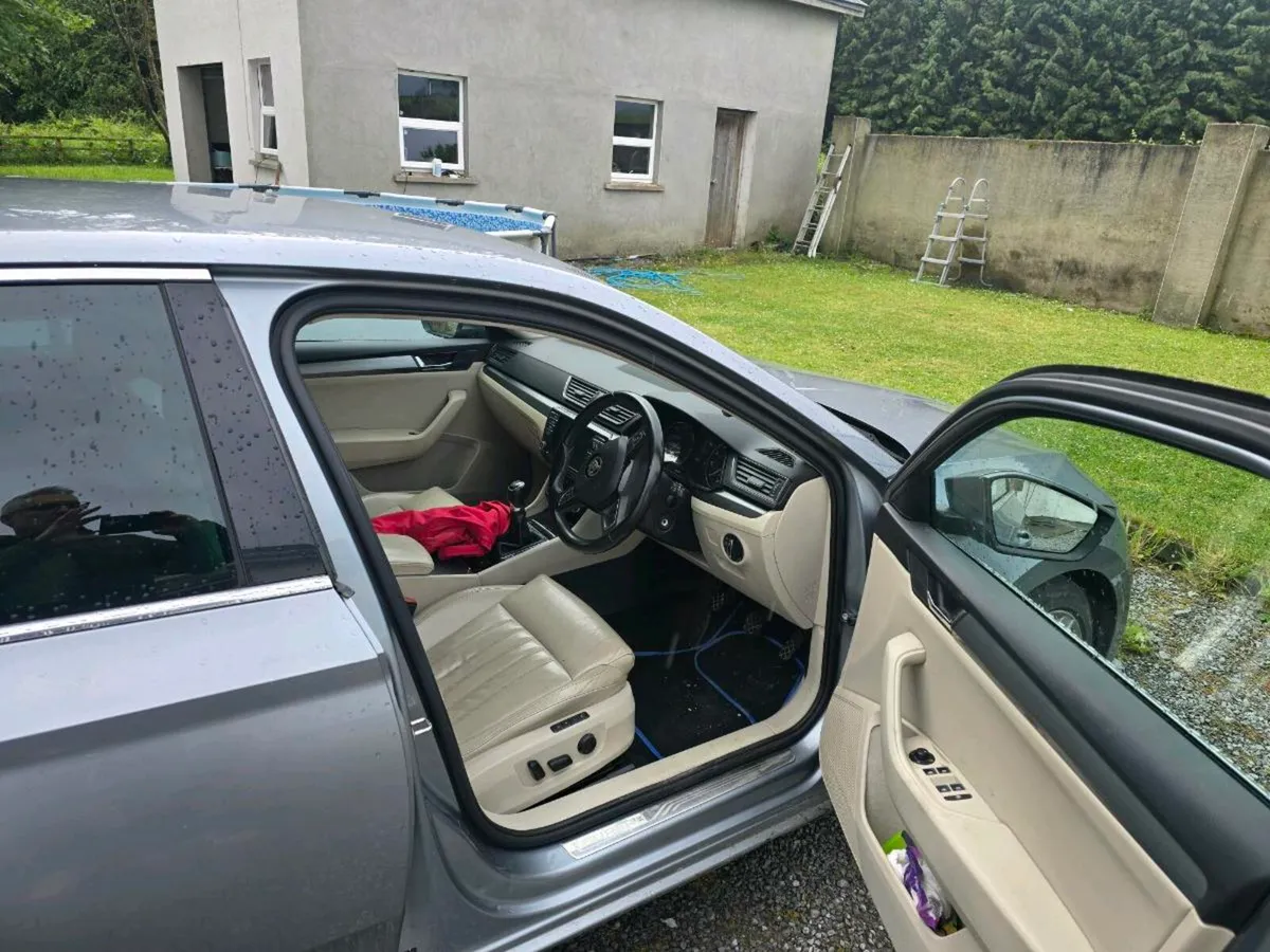 Skoda Superb - Image 4