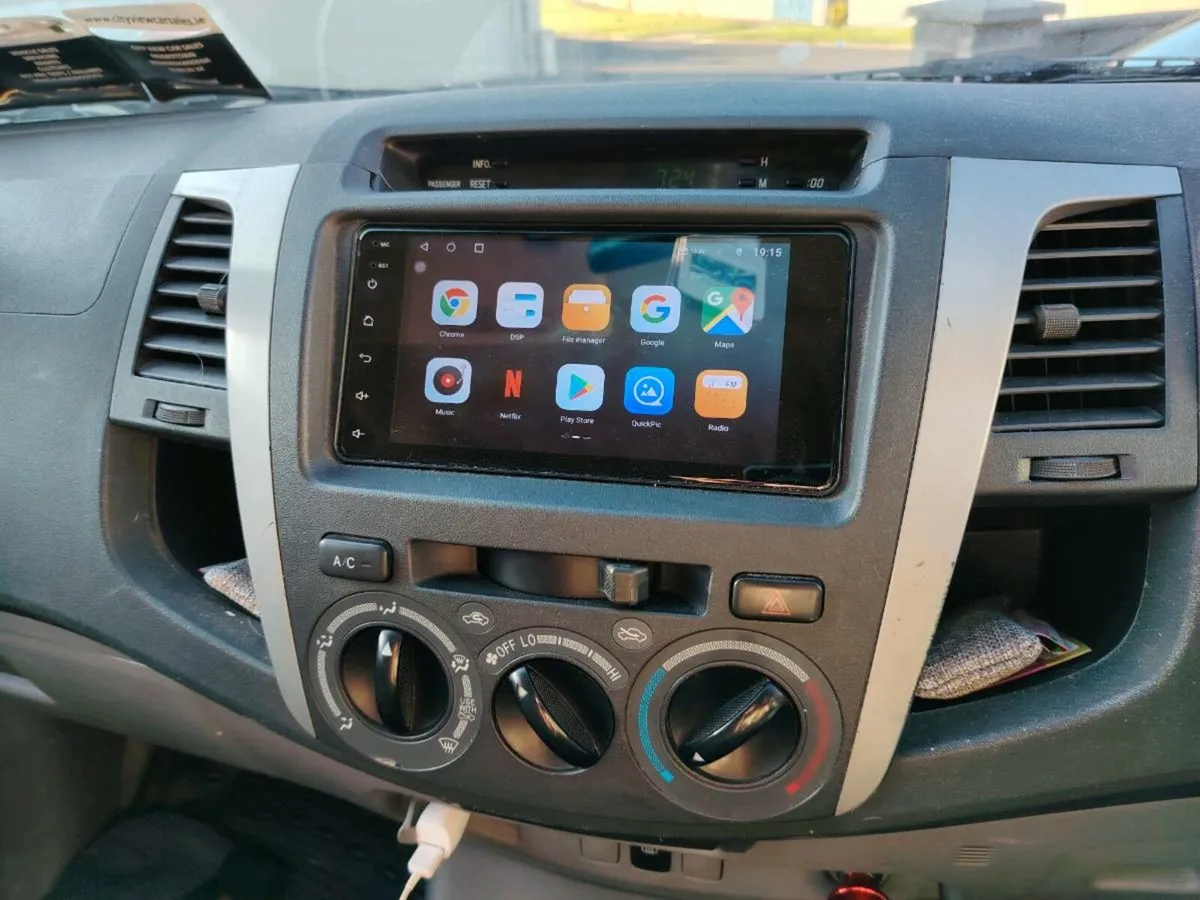 2010 Hilux 2.5 - Image 3