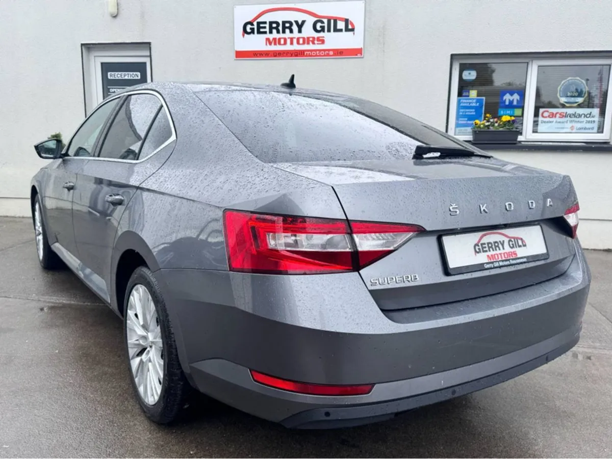 Skoda Superb Style 2.0 TDI 150HP DSG 5DR - Image 4