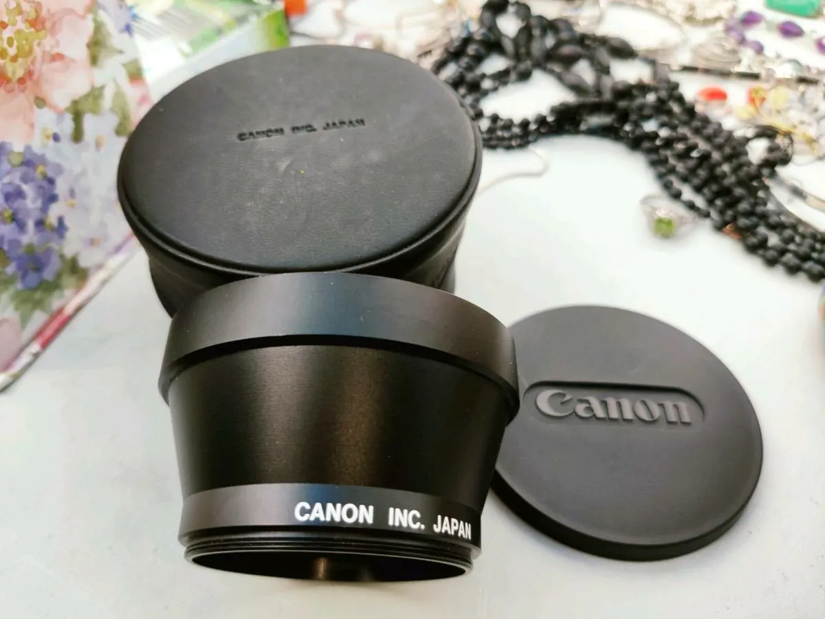 LARGE CANON TELE CONVERTER, New 1.4 x 55 Lens ! - Image 1