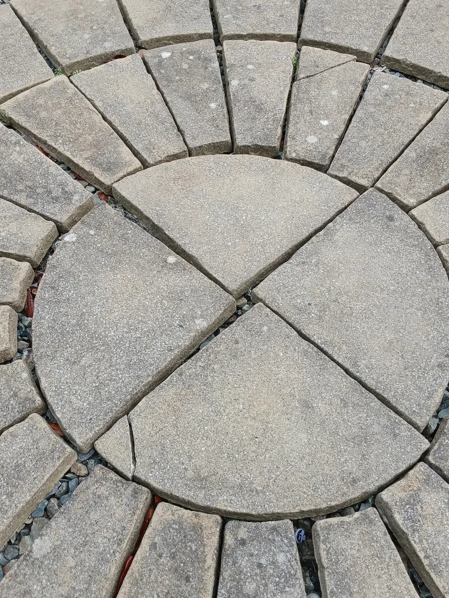 Stone patio - Image 3