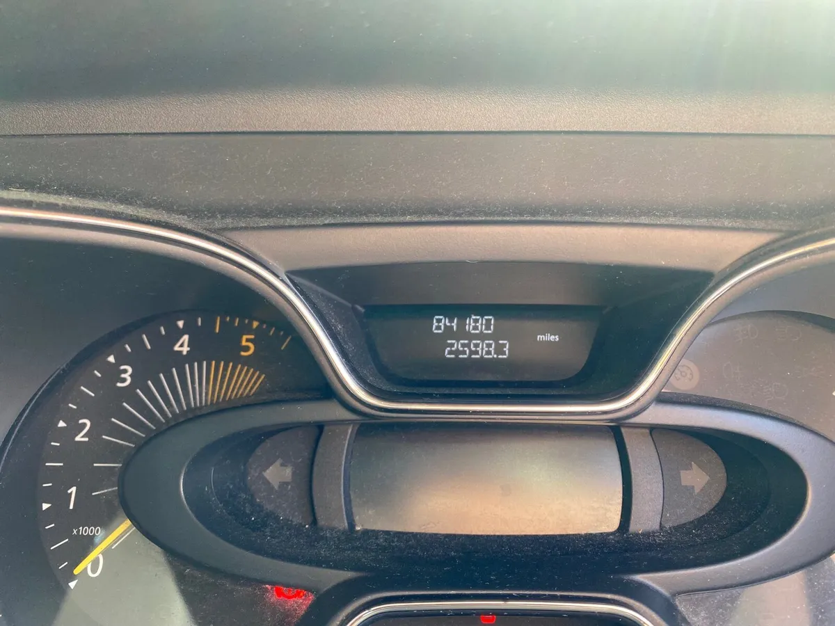 Renault Captur 2015 - Image 1