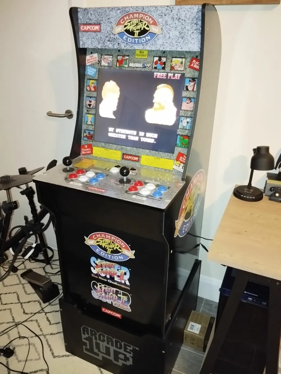 Bundle Street Fighter II Champion Edition Chair - Image 1