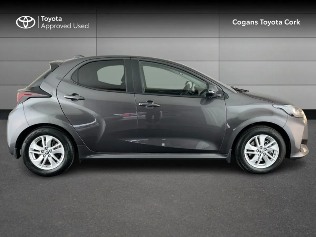 Toyota Yaris 1.5 Litre Hybrid - Image 3