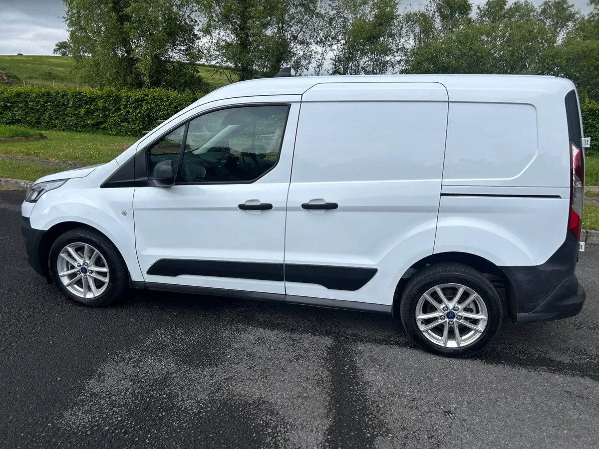2023 Ford transit connect, 3 seater, only 31k - Image 2