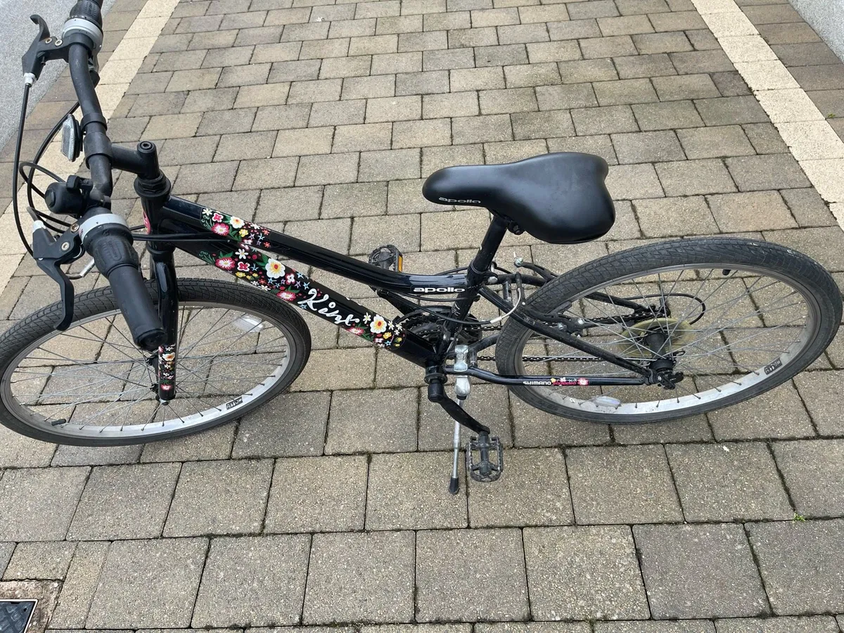 Girls bike - Image 1