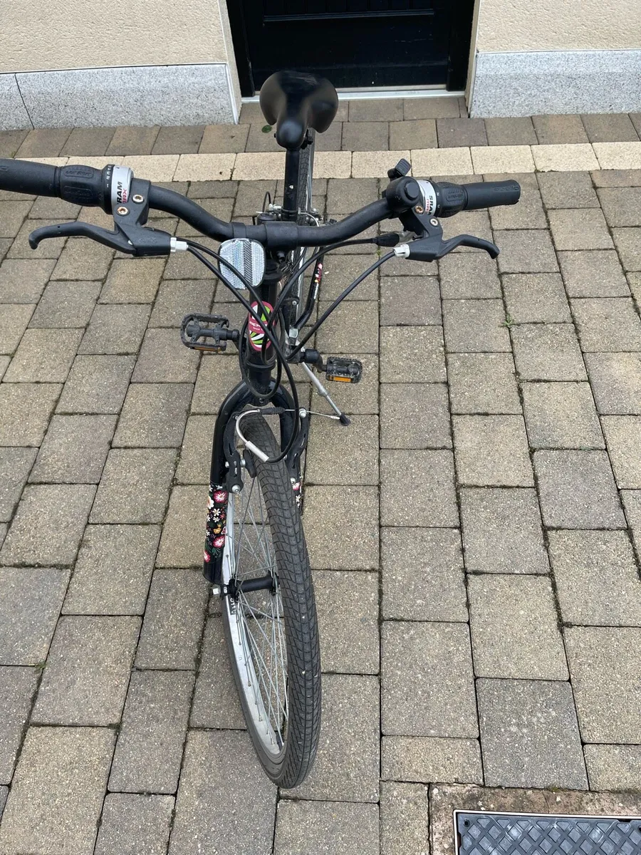 Girls bike - Image 2