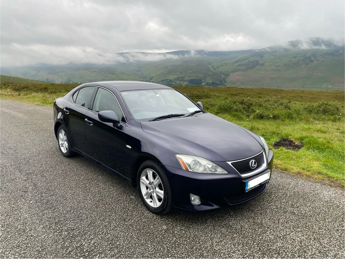 Lexus IS250 Manual - Image 1