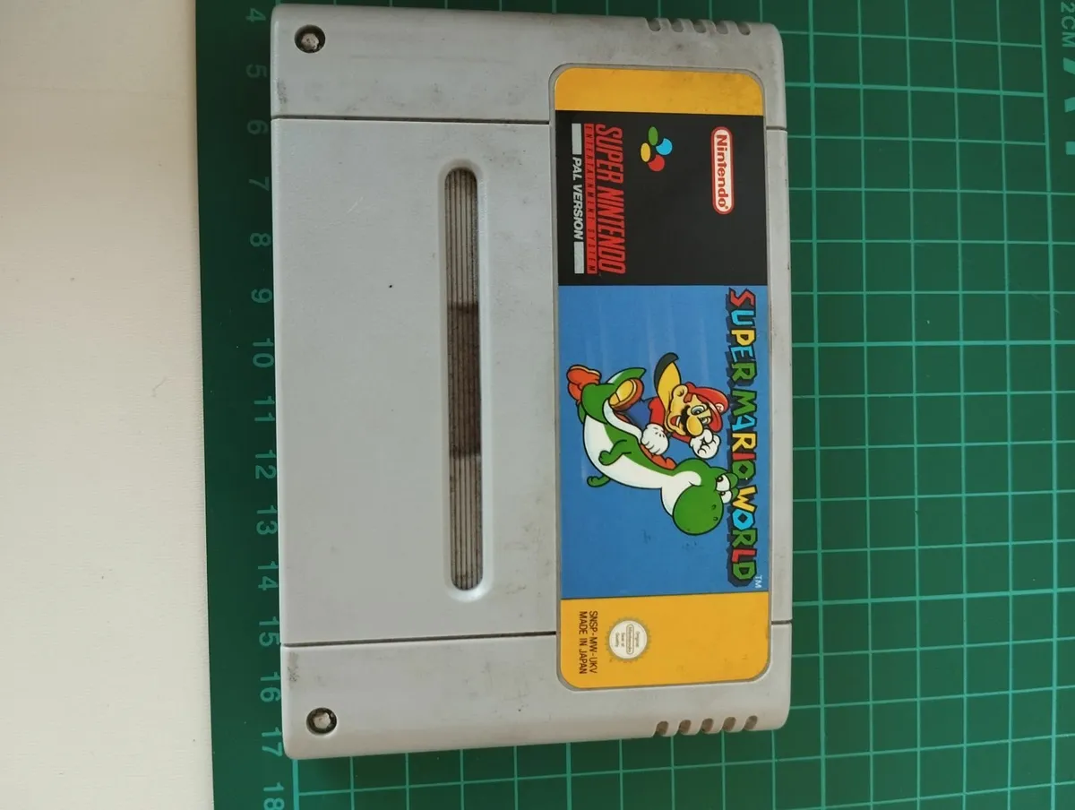 Super Mario World SNES PAL Version - Image 1