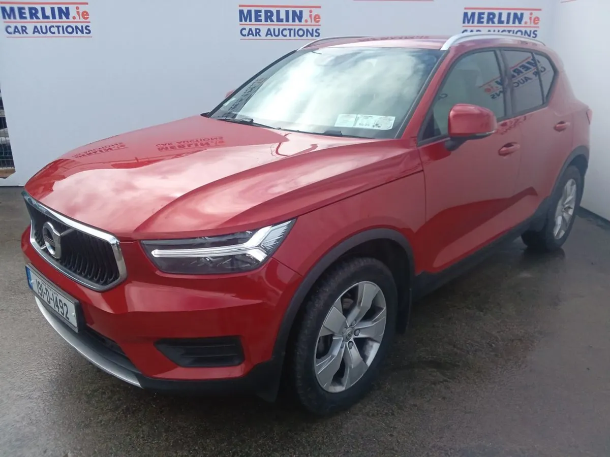 Volvo XC40 T3 MOM 1477 - Image 2