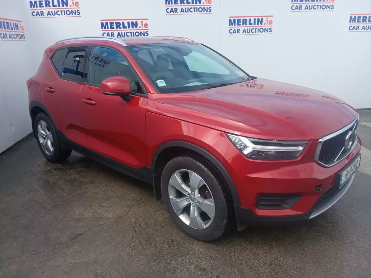 Volvo XC40 T3 MOM 1477 - Image 3