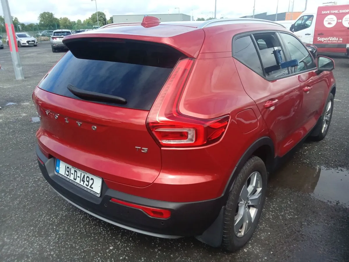 Volvo XC40 T3 MOM 1477 - Image 4