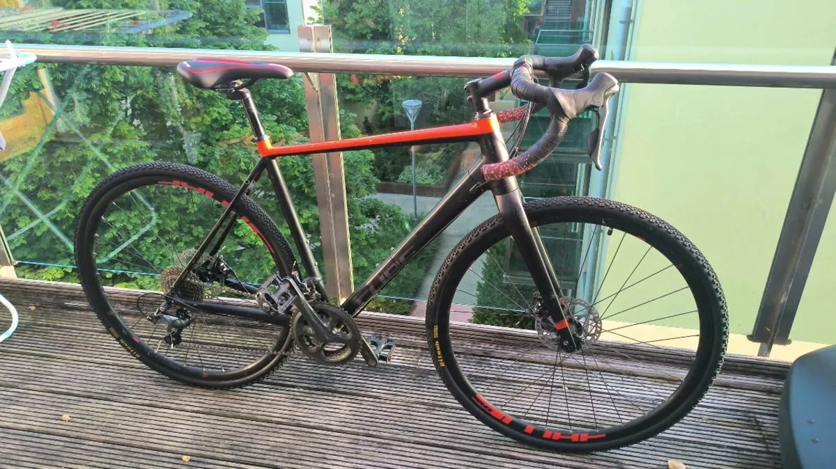 Gravel bike size M Cube - Image 1
