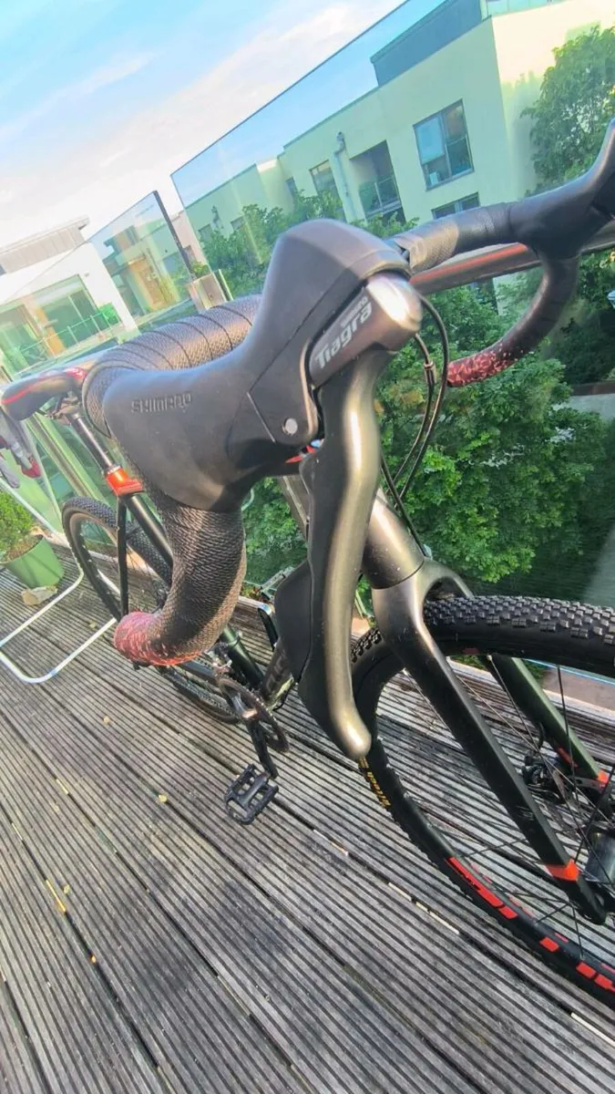 Gravel bike size M Cube - Image 4