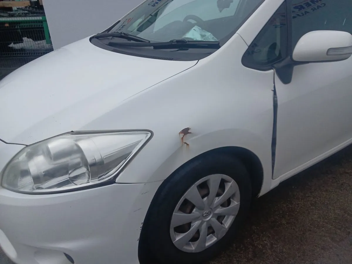 Toyota Auris 1.4d4d Terra - Image 4