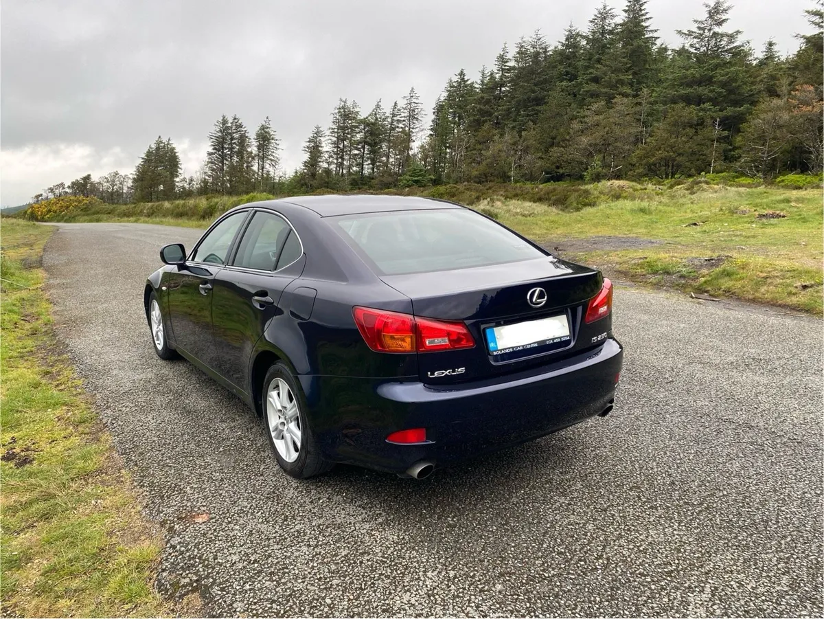 Lexus IS250 Manual - Image 4