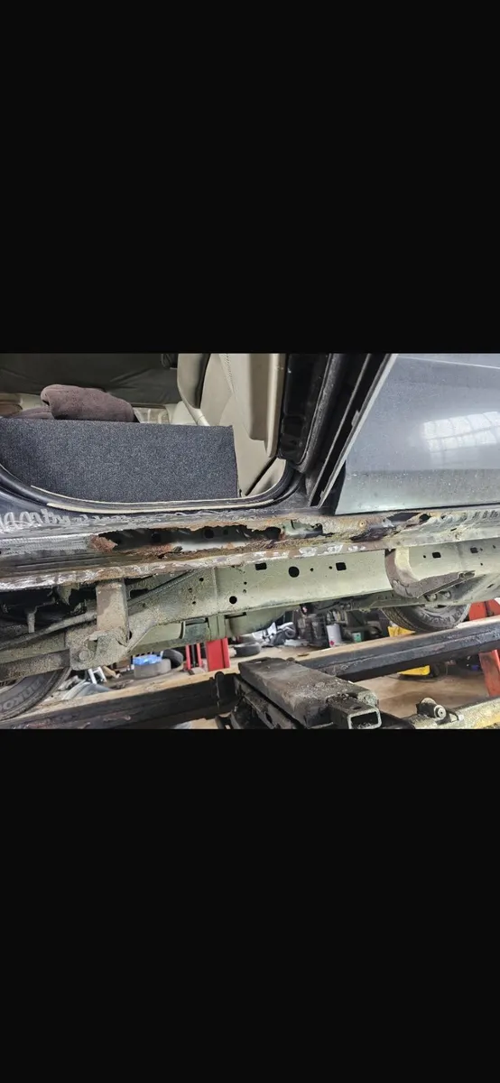 Vans jeeps welding - Image 4