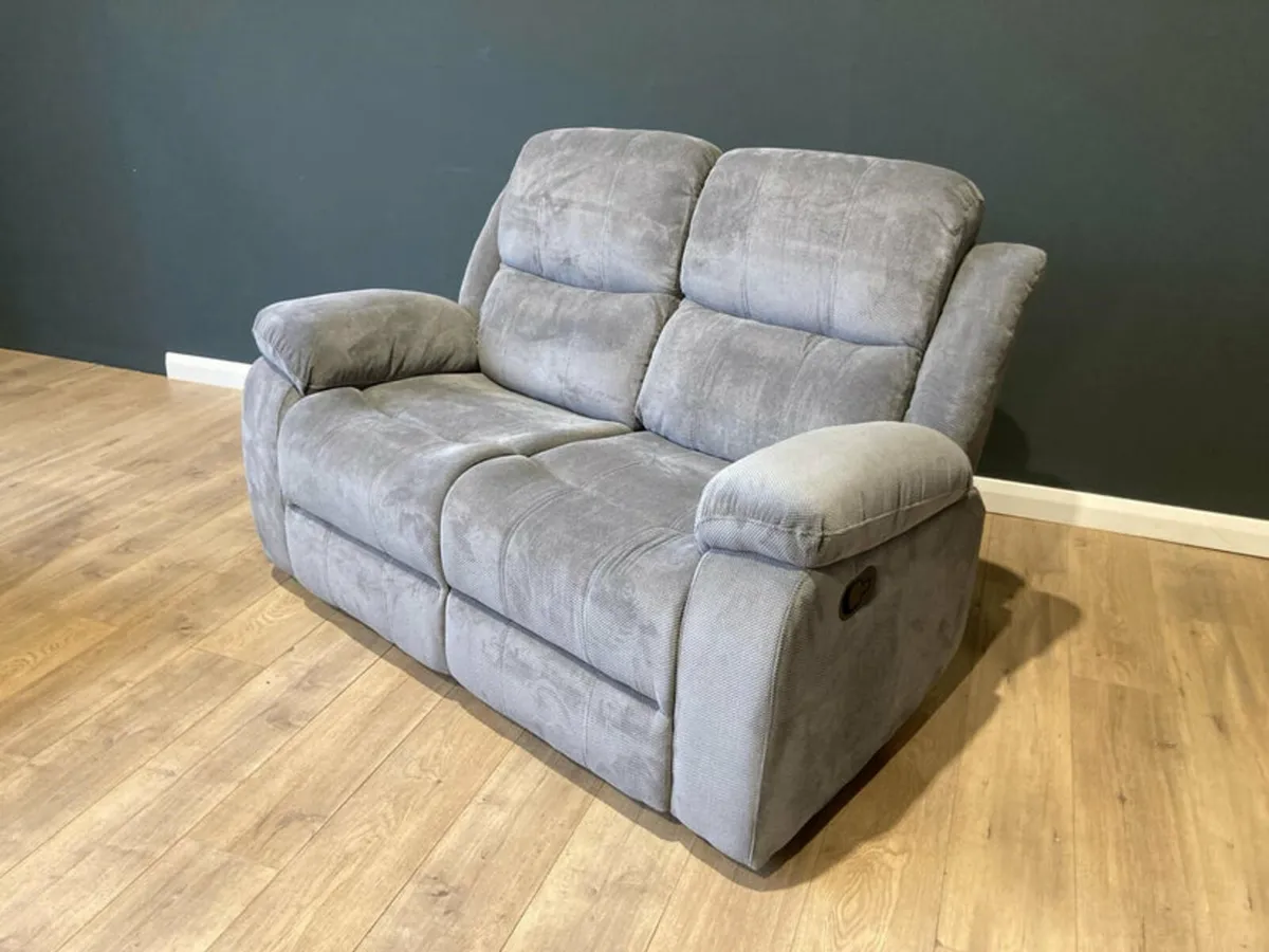 Brand new judy 3 plus 2 recliner sofas reduced