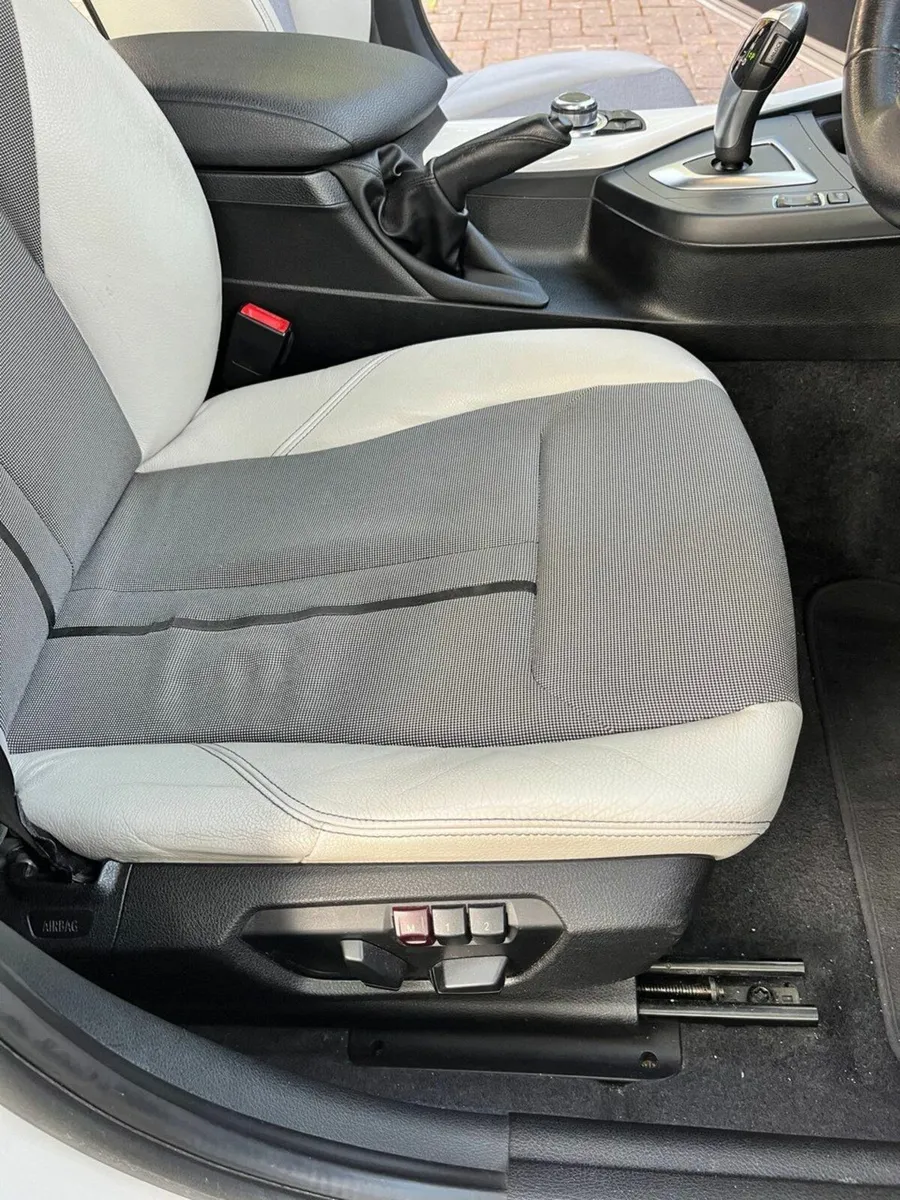 BMW 1-Series 120i • Hi-Spec • Camera • Keyless - Image 3