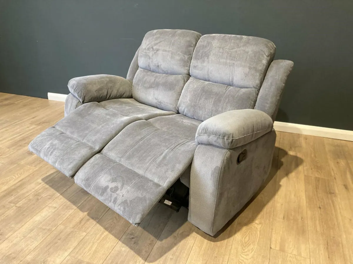 Brand new judy 3 plus 2 recliner sofas reduced