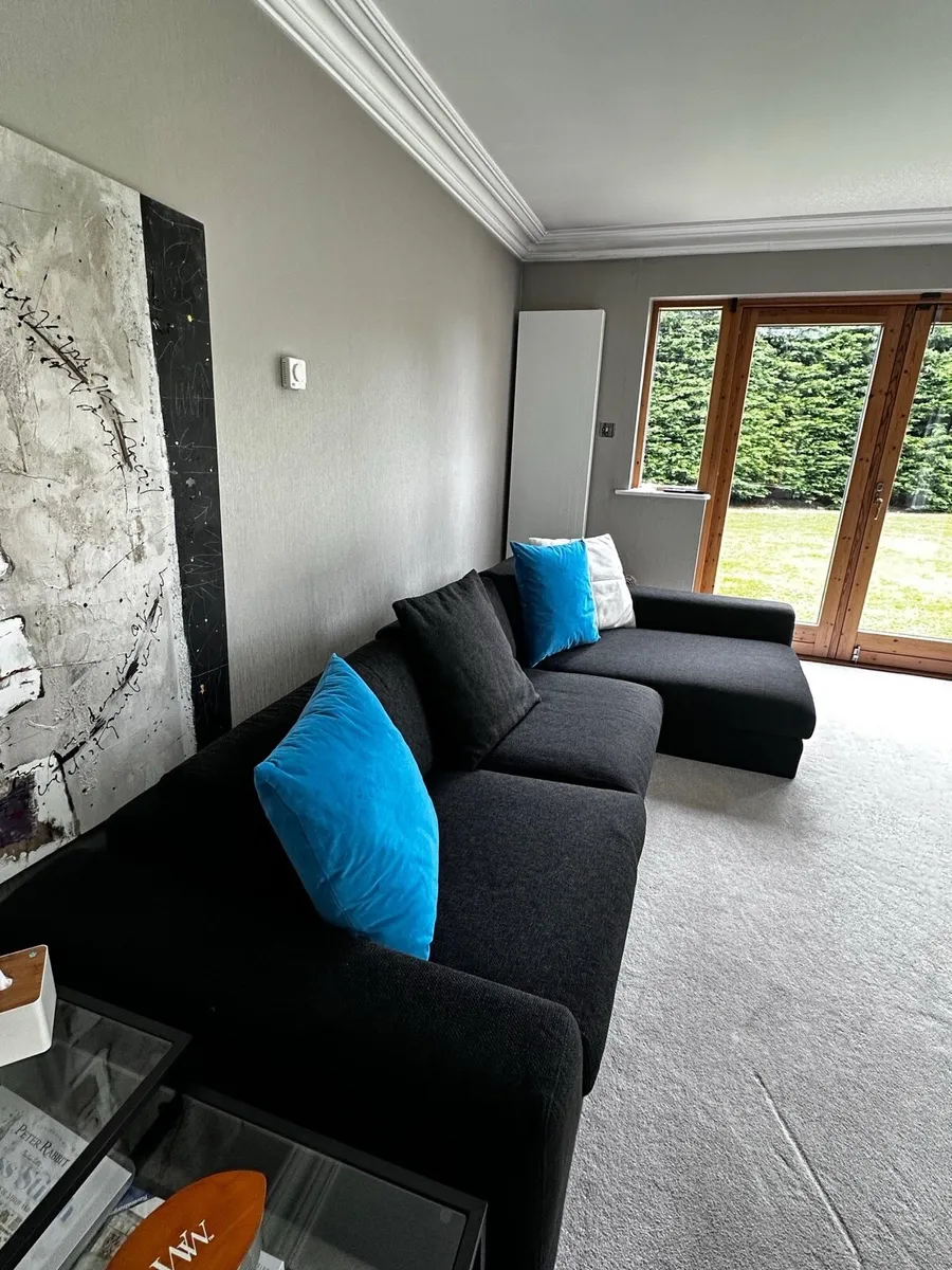 Italian design Sofa – Excellent Condition – €1500 - Image 2