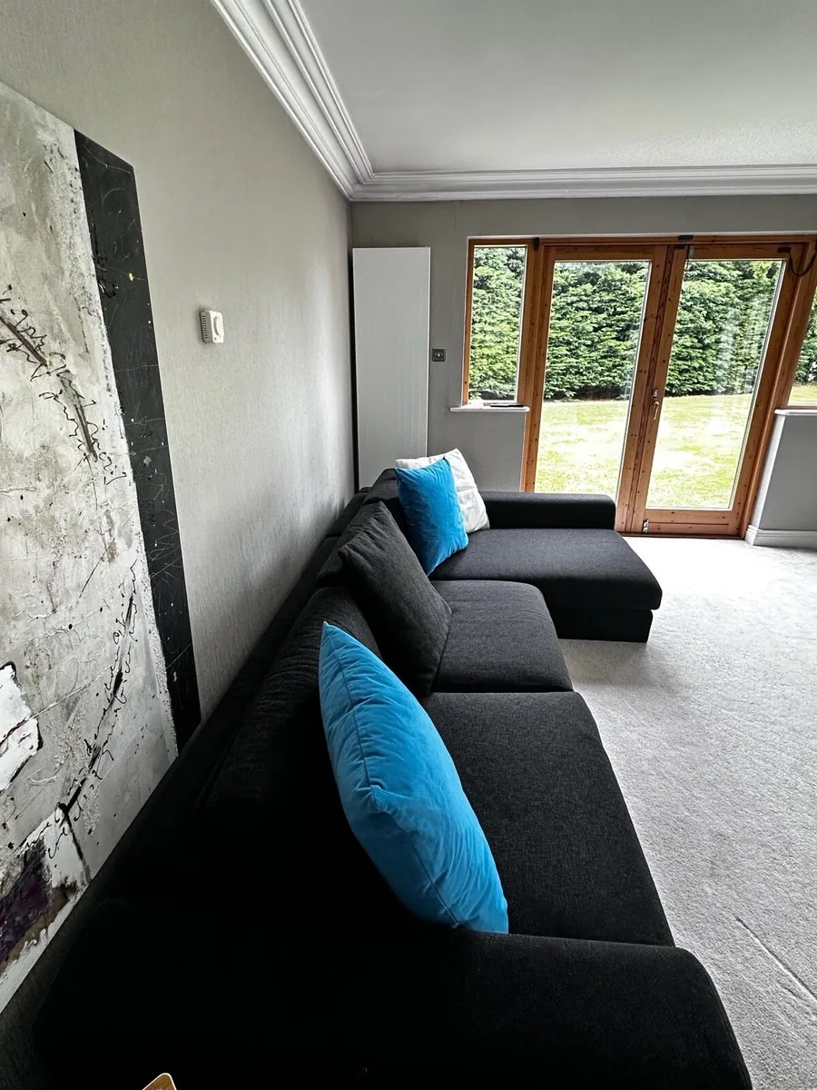Italian design Sofa – Excellent Condition – €1500 - Image 3