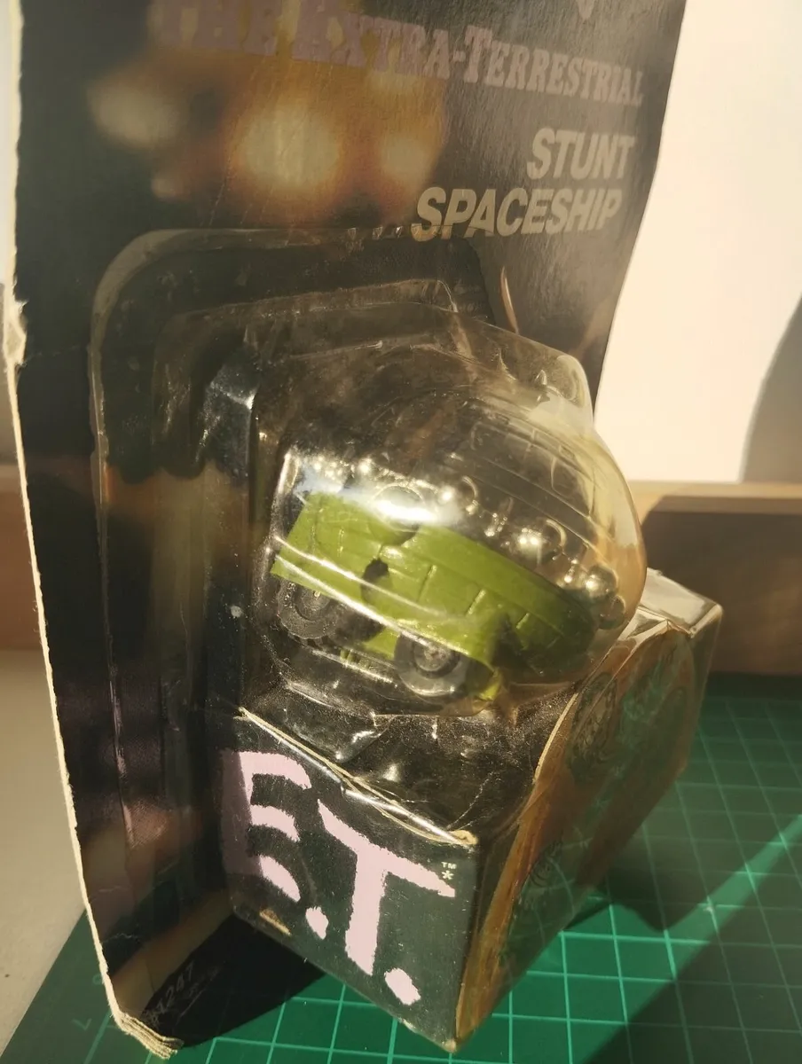 E.T. The ExtraTerrestrial Stunt Spaceship Vint 82 - Image 1