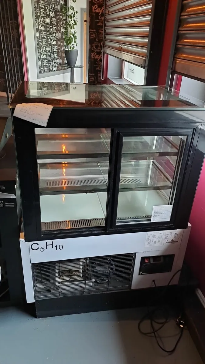Unifrost Cake Display Fridge - Image 2