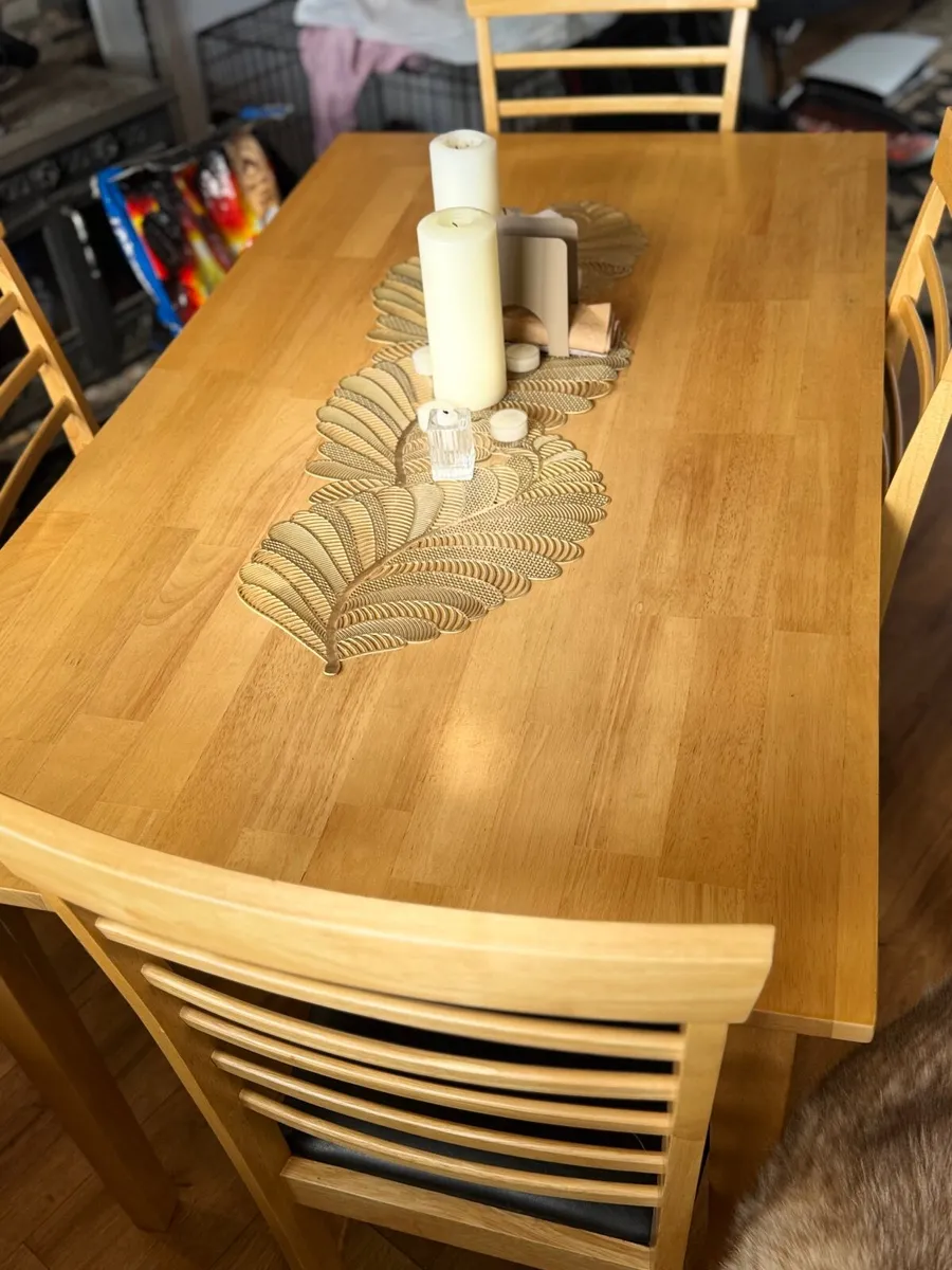 Dining table with 4 chairs - Image 1