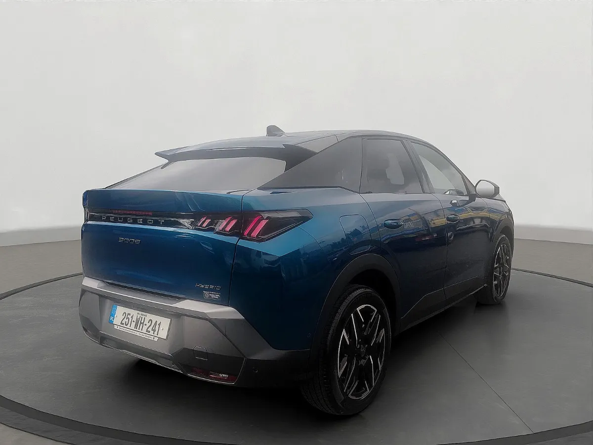 Peugeot 3008 Hybrid 2025 - Image 2