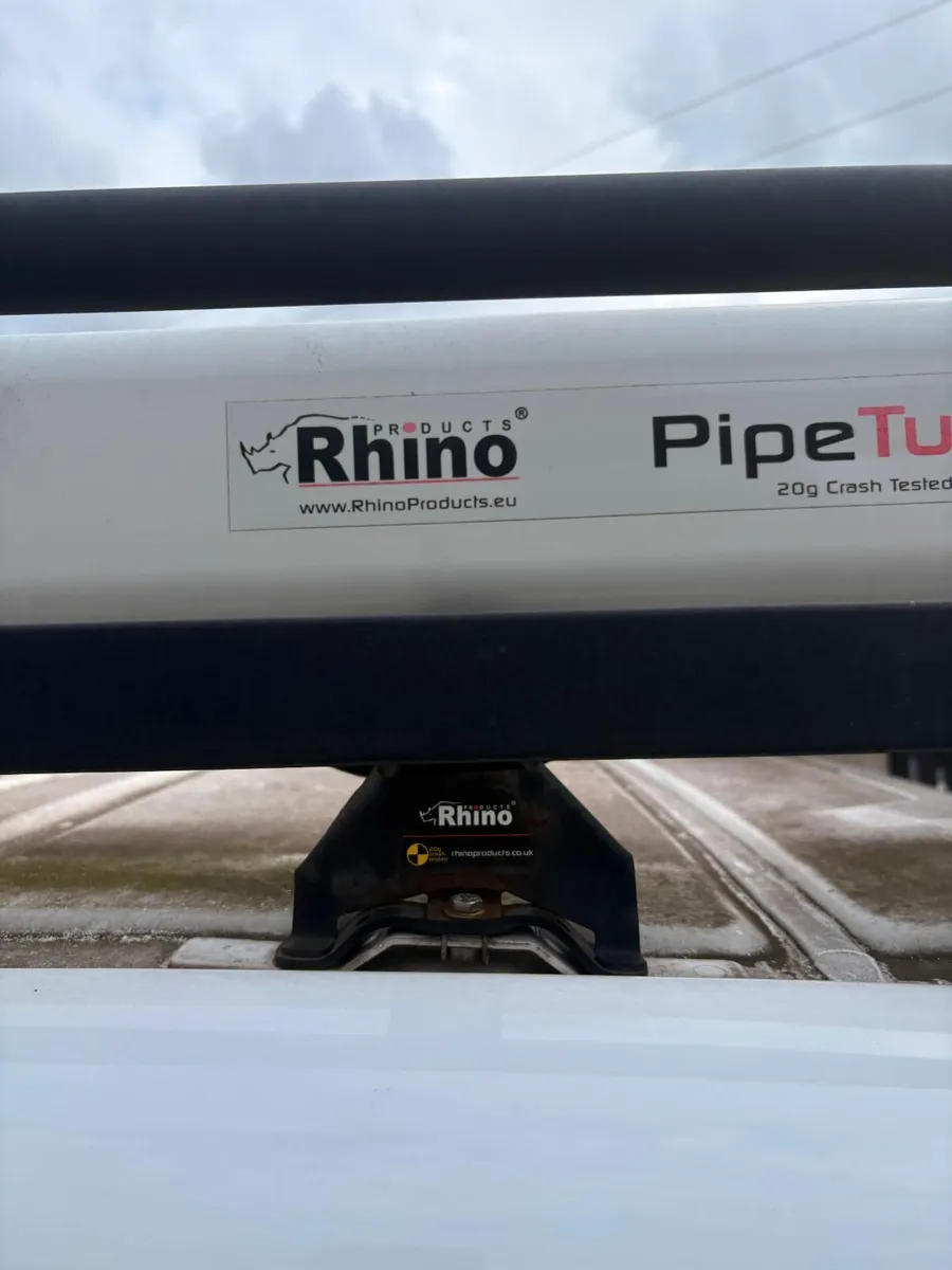 Rhino black roof rack and pipe tube - Image 2