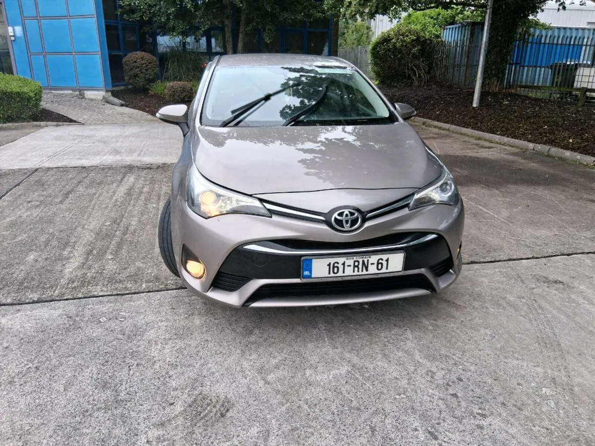2016 Toyota Avensis long nct - Image 2