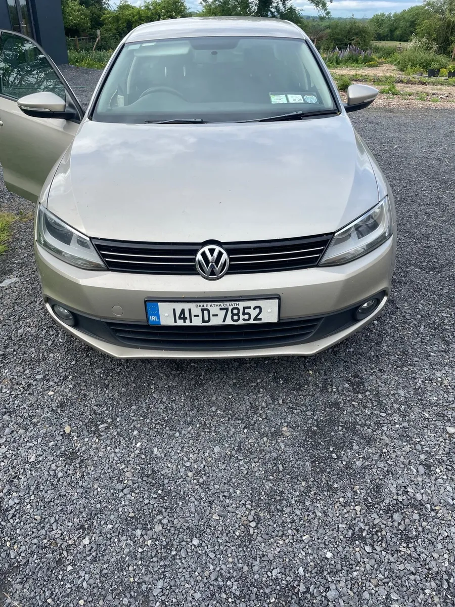 Volkswagen Jetta 2014 - Image 2