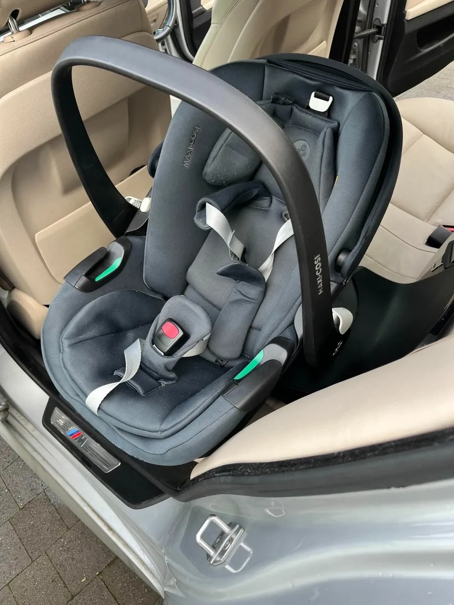 Car Seat & Isofix :Maxi Cosi (Pebble 360 Pro) - Image 1