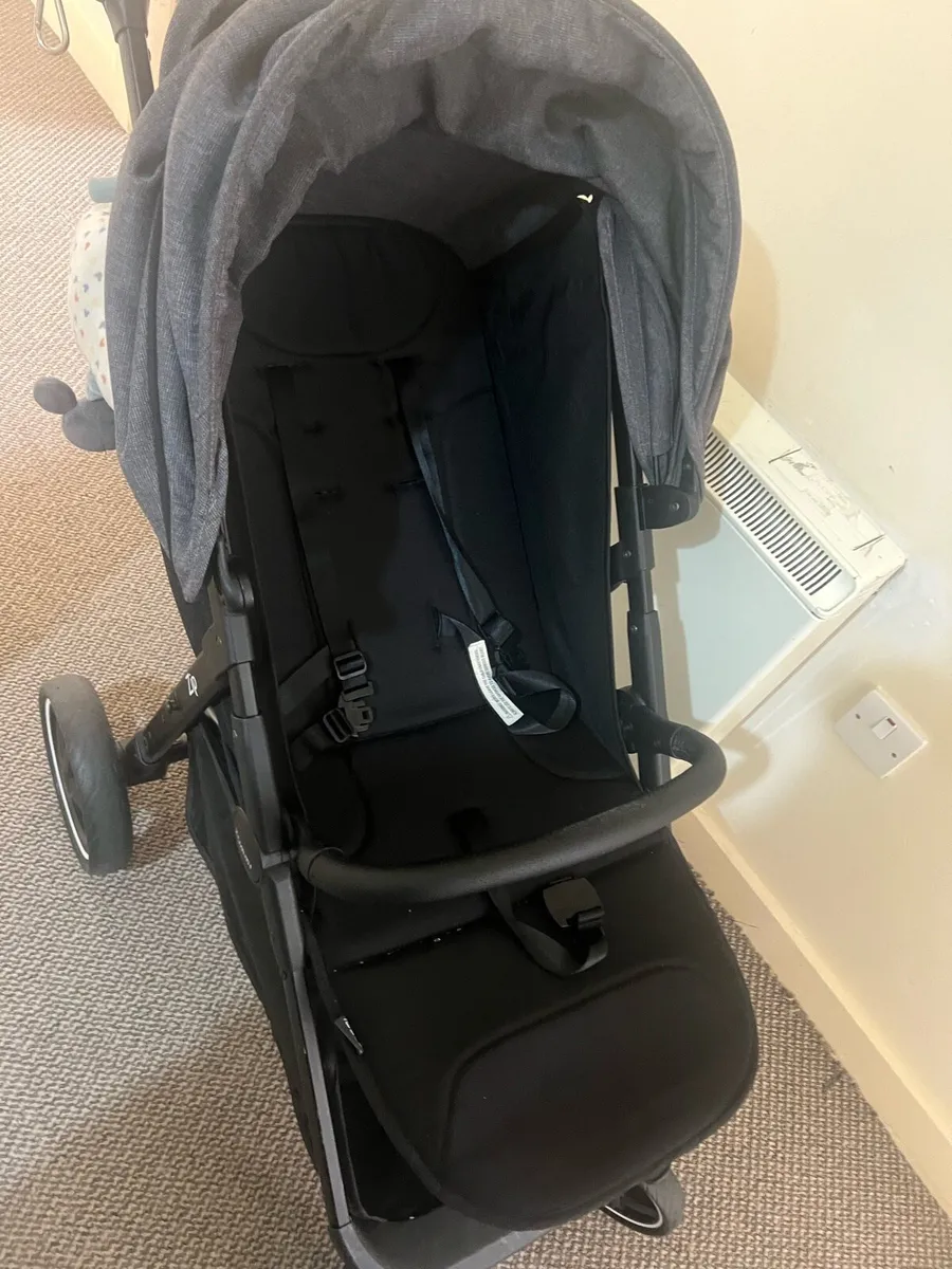 Stroller - Image 2