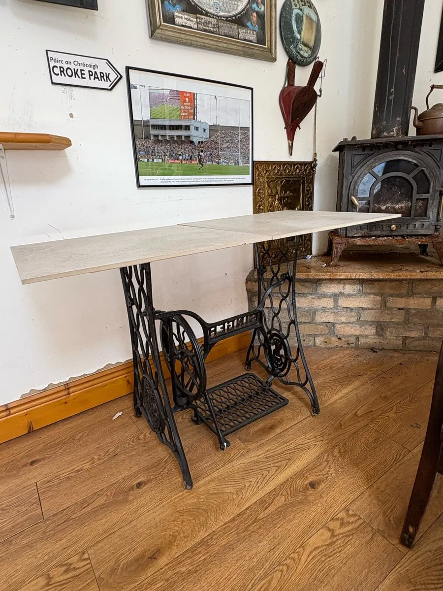 Singer machine table - Image 1
