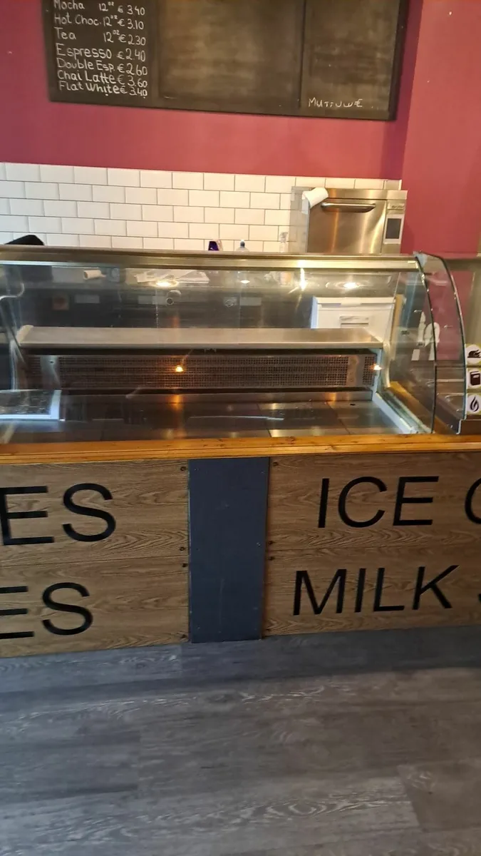 JBG refrigerated display unit - Image 1