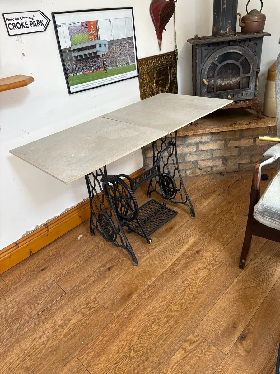 Singer machine table - Image 2