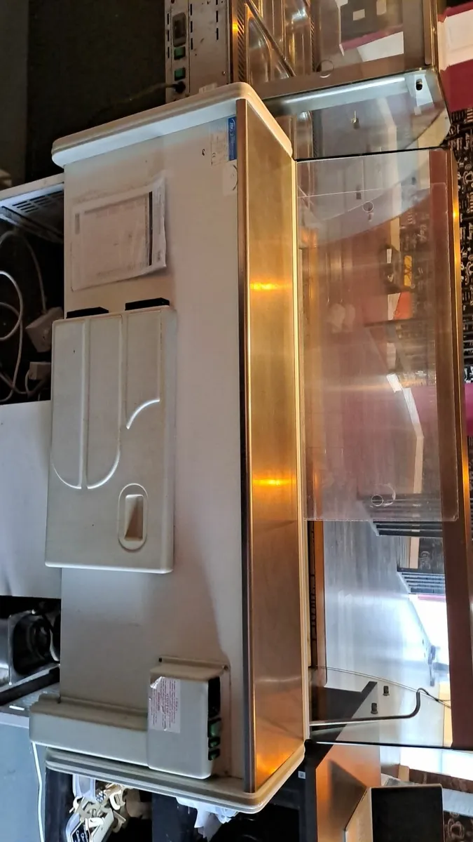 JBG refrigerated display unit - Image 2