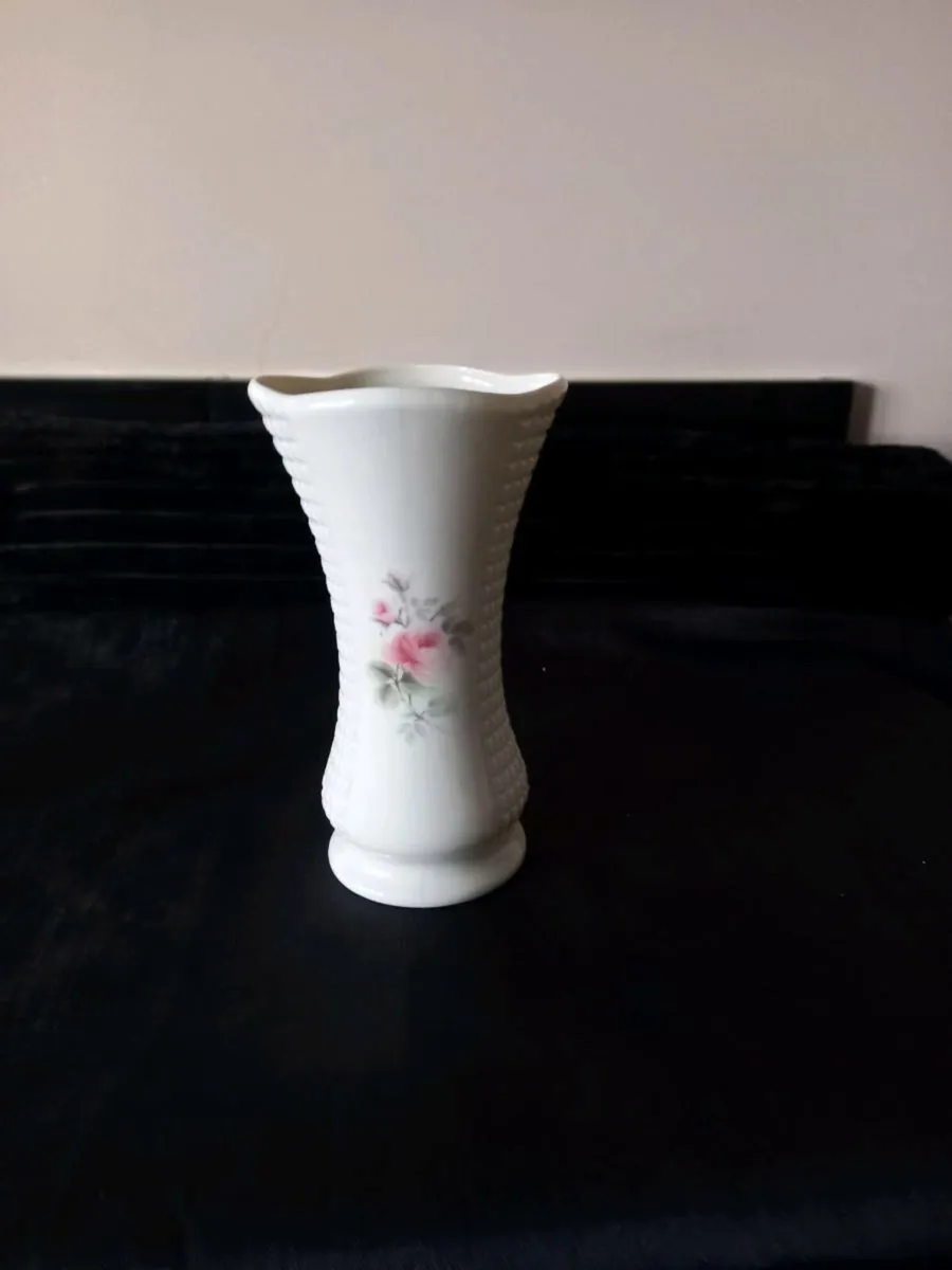 Donegal China Vases - Image 3