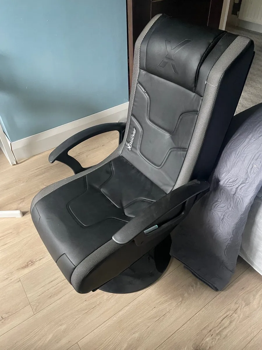 Gaming chair