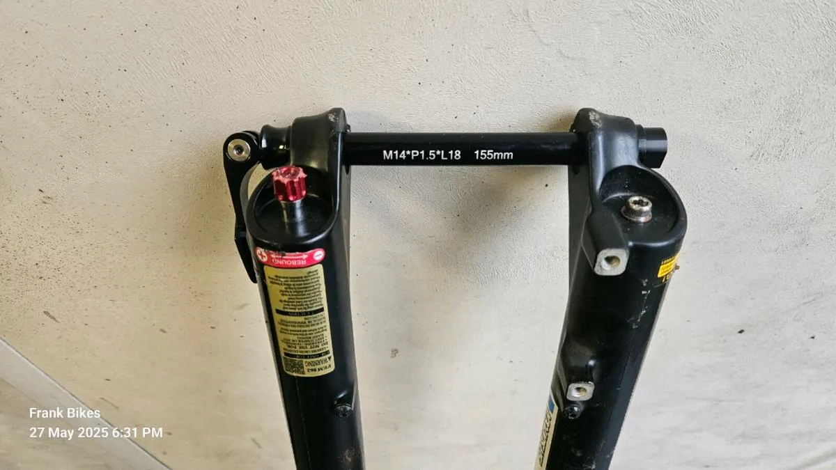 Suntour air suspension fork - Image 3