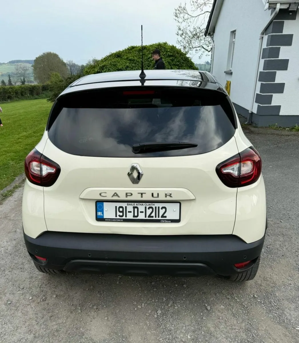2019 Renault Captur - Image 2