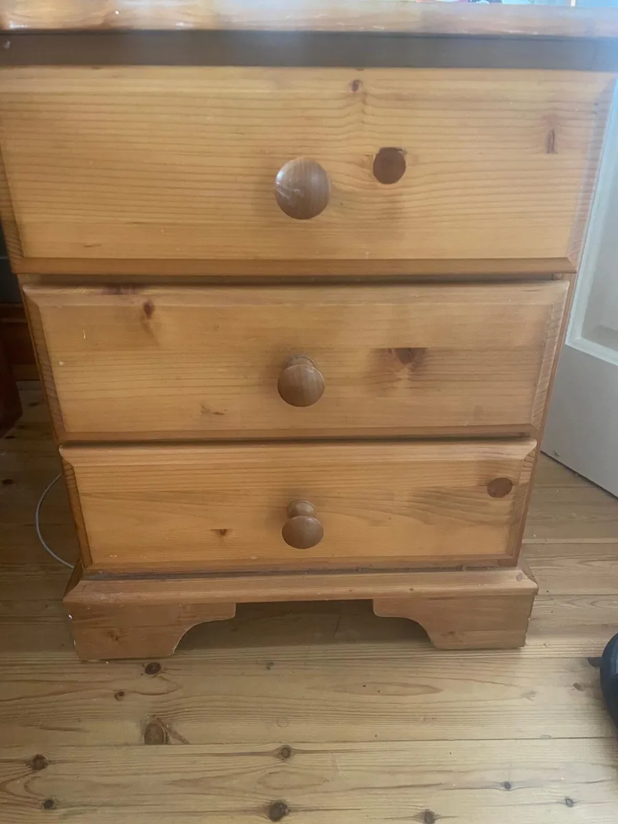 Bedroom furniture - Image 2