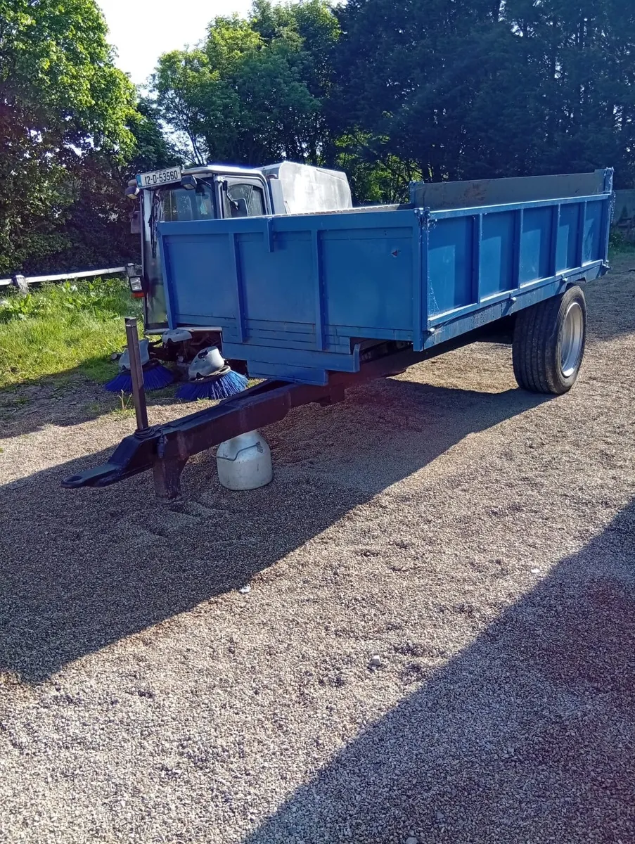 Tractor trailer - Image 1