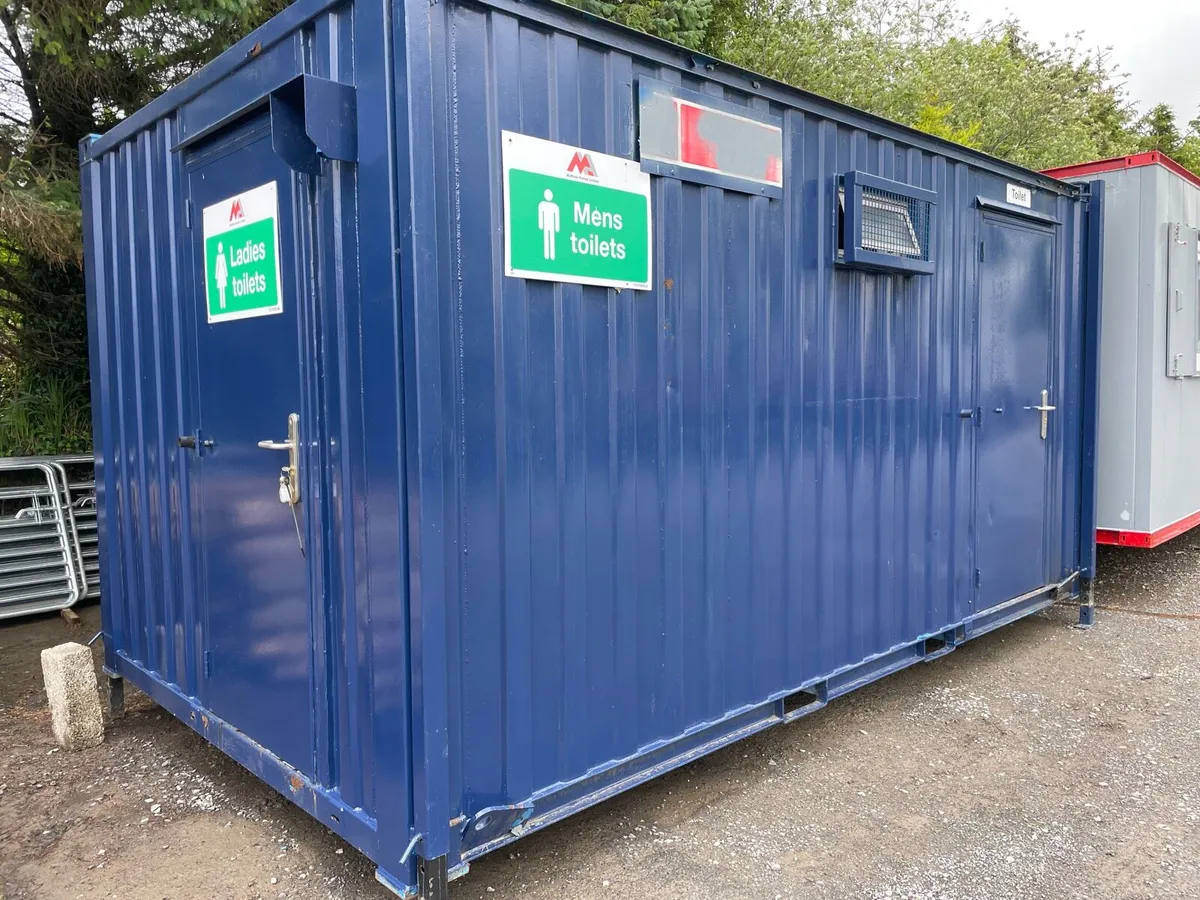 Toilet block unit - Image 1