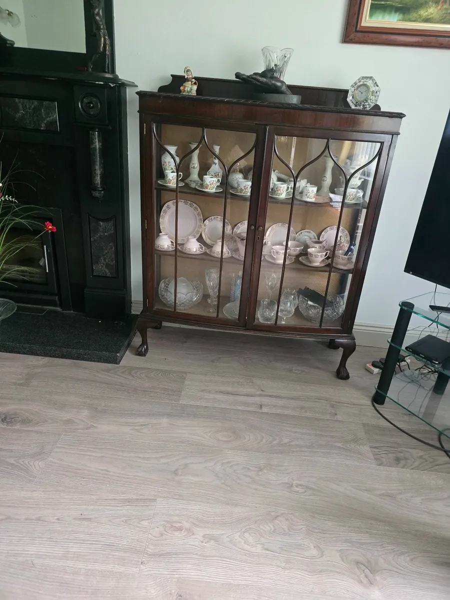 Glass cabinet