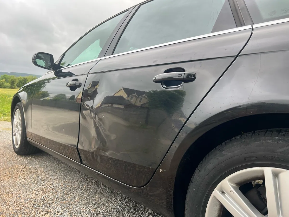 Audi A4 2010 - Image 2